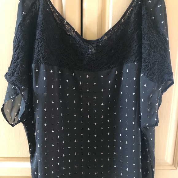 Torrid - Cross and Lace with Pocket Blouse - Picture 4 of 4